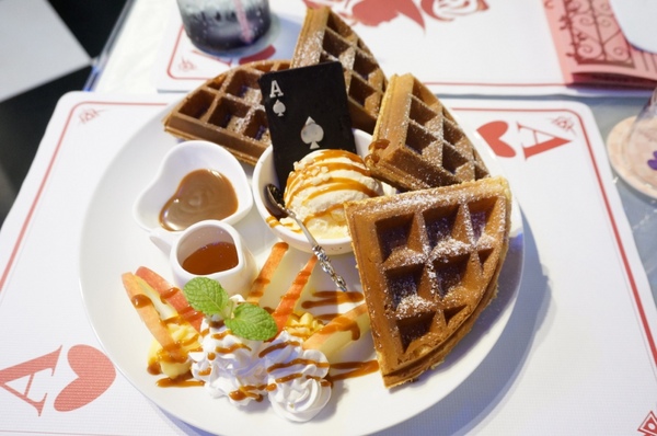 Alice Is Coming-來自愛麗絲：來自童話裡的咖啡館【Alice Is Coming來自愛麗絲】