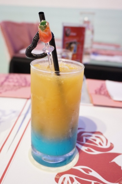 Alice Is Coming-來自愛麗絲：來自童話裡的咖啡館【Alice Is Coming來自愛麗絲】