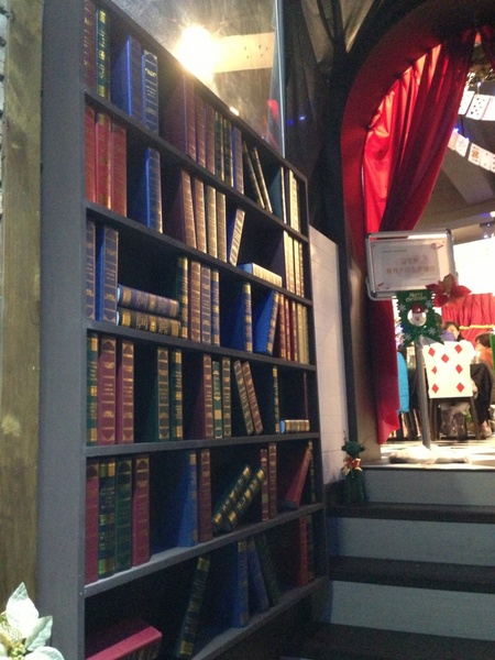 Alice Is Coming-來自愛麗絲：來自童話裡的咖啡館【Alice Is Coming來自愛麗絲】