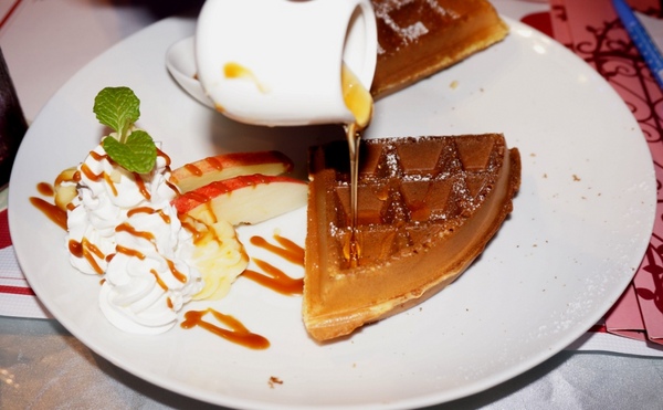 Alice Is Coming-來自愛麗絲：來自童話裡的咖啡館【Alice Is Coming來自愛麗絲】