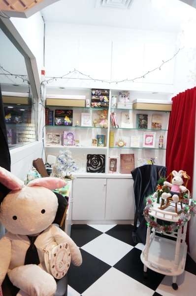 Alice Is Coming-來自愛麗絲：來自童話裡的咖啡館【Alice Is Coming來自愛麗絲】