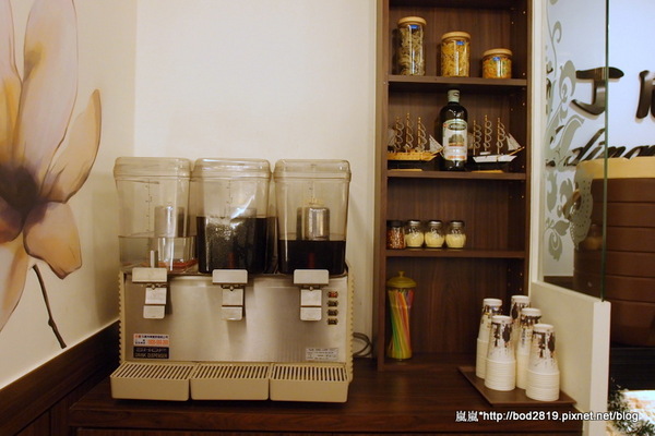 亞丁尼義式麵屋：【台中西區】亞丁尼義式麵屋－平價美味的義大利麵，大份量的唷！（目前優惠第二份半價）