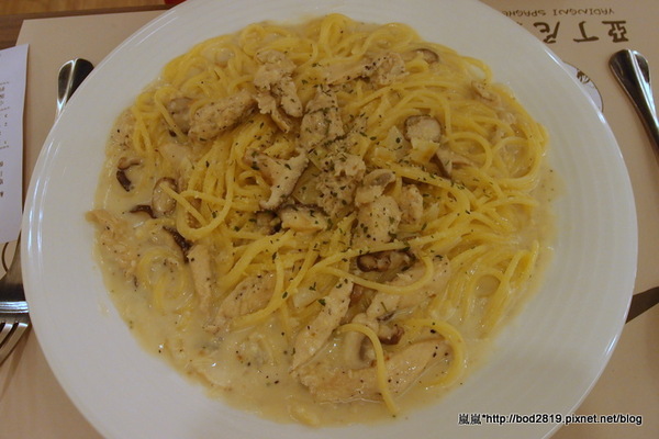 亞丁尼義式麵屋：【台中西區】亞丁尼義式麵屋－平價美味的義大利麵，大份量的唷！（目前優惠第二份半價）