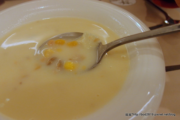 亞丁尼義式麵屋：【台中西區】亞丁尼義式麵屋－平價美味的義大利麵，大份量的唷！（目前優惠第二份半價）