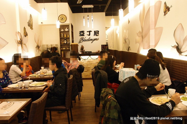 亞丁尼義式麵屋：【台中西區】亞丁尼義式麵屋－平價美味的義大利麵，大份量的唷！（目前優惠第二份半價）