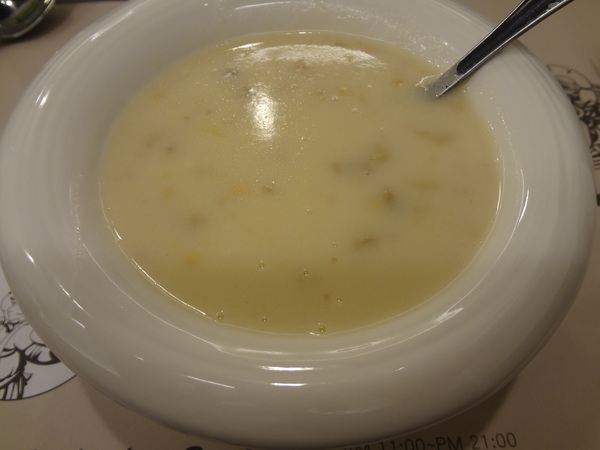 亞丁尼義式麵屋：1021124[官本金文愛台灣口碑券第17彈]亞丁尼義式麵屋整盤麵比月亮還大難怪史努比都住進來不想走