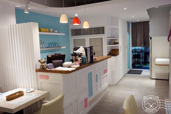 恬心朵朵Lily White Cafe(向上北路店)：【星羽愛美食-台中】彰化名店開設台中分店，麻油猴頭菇燉飯特別又美味~恬心朵朵。