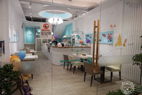 恬心朵朵Lily White Cafe(向上北路店)：【星羽愛美食-台中】彰化名店開設台中分店，麻油猴頭菇燉飯特別又美味~恬心朵朵。