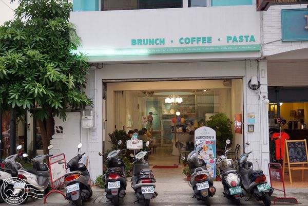 恬心朵朵Lily White Cafe(向上北路店)：【星羽愛美食-台中】彰化名店開設台中分店，麻油猴頭菇燉飯特別又美味~恬心朵朵。