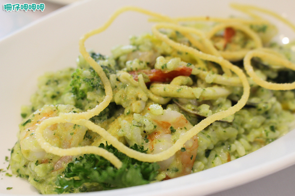 恬心朵朵Lily White Cafe(向上北路店)：恬心朵朵LilyWhiteCafe(向上北路店)♥食物、裝潢讓人心花朵朵開~103.09.19