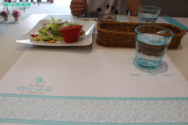 恬心朵朵Lily White Cafe(向上北路店)：恬心朵朵LilyWhiteCafe(向上北路店)♥食物、裝潢讓人心花朵朵開~103.09.19