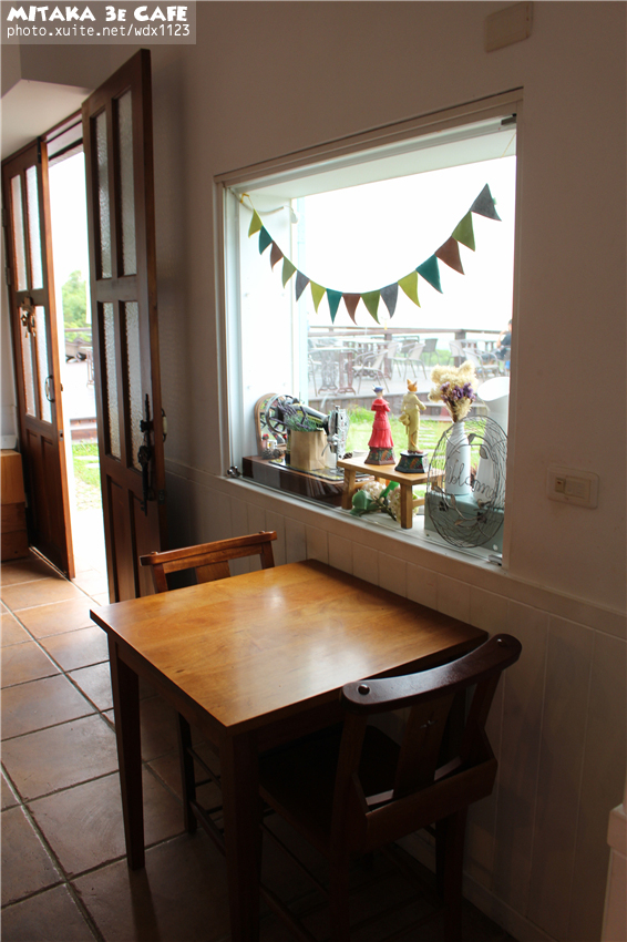 MITAKA 3e CAFE： MITAKA 3e CAFE✪黃昏×夜景×可愛元素(房子、車子、龍貓...)，悠閒放鬆的好去處~103.08.29