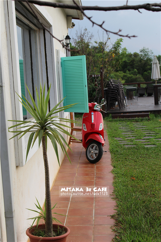 MITAKA 3e CAFE： MITAKA 3e CAFE✪黃昏×夜景×可愛元素(房子、車子、龍貓...)，悠閒放鬆的好去處~103.08.29