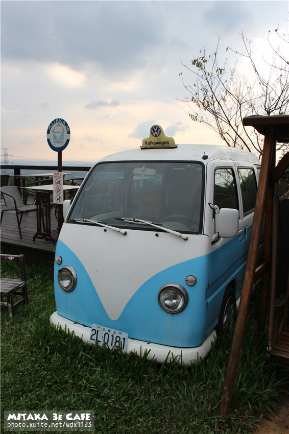 MITAKA 3e CAFE： MITAKA 3e CAFE✪黃昏×夜景×可愛元素(房子、車子、龍貓...)，悠閒放鬆的好去處~103.08.29