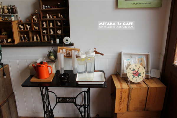 MITAKA 3e CAFE： MITAKA 3e CAFE✪黃昏×夜景×可愛元素(房子、車子、龍貓...)，悠閒放鬆的好去處~103.08.29