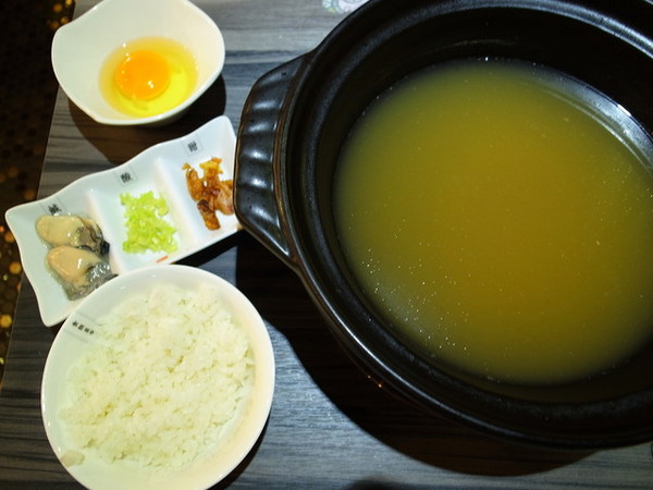 魚歌燈火精緻健康鍋(延吉店)：＜台北｜大安｜火鍋＞高質感火鍋又ㄧ發『魚歌燈火精緻健康鍋(延吉店) 』