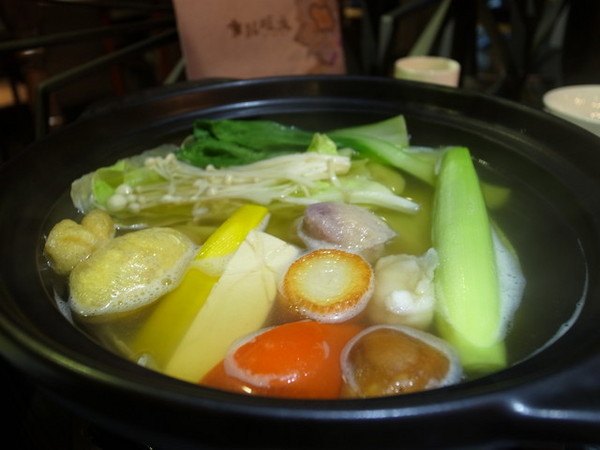 魚歌燈火精緻健康鍋(延吉店)：＜台北｜大安｜火鍋＞高質感火鍋又ㄧ發『魚歌燈火精緻健康鍋(延吉店) 』