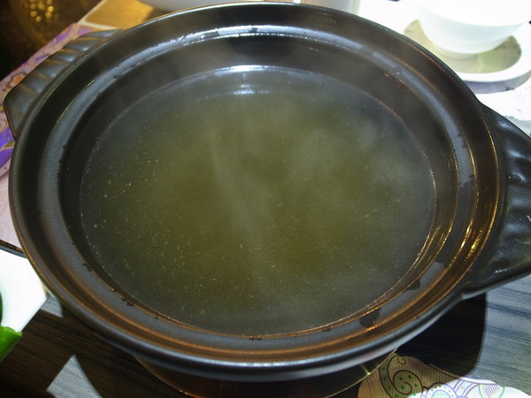 魚歌燈火精緻健康鍋(延吉店)：＜台北｜大安｜火鍋＞高質感火鍋又ㄧ發『魚歌燈火精緻健康鍋(延吉店) 』