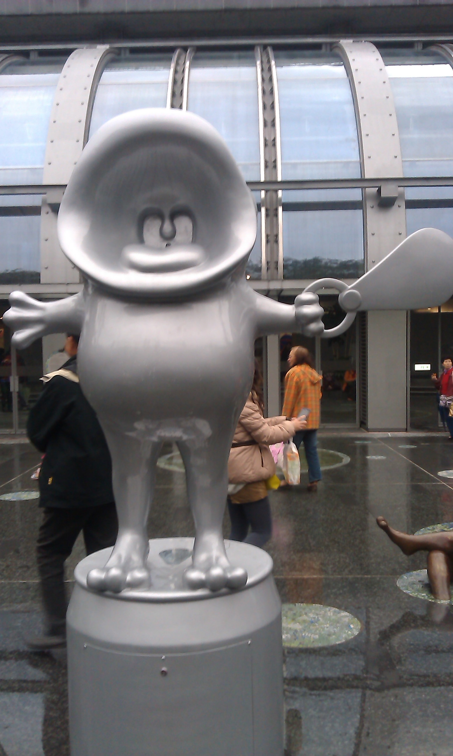 這張可是我冒著生命危險拍的喔，想拍這張可是要靠腰力的呢!