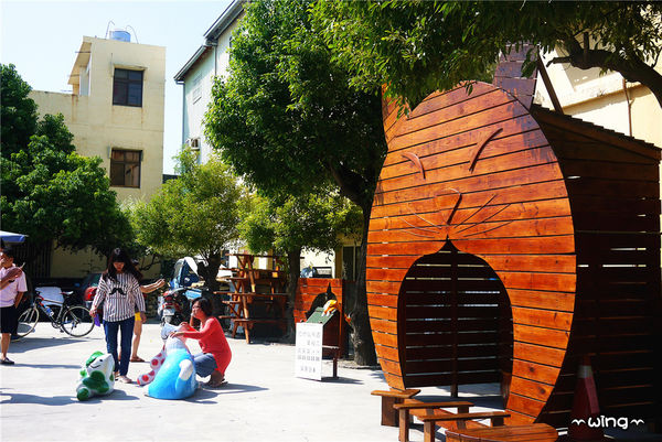 屋頂上的貓。頂溪3D立體彩繪村：［雲林］和貓咪喝咖啡。【屋頂上的貓】頂溪社區立體彩繪村