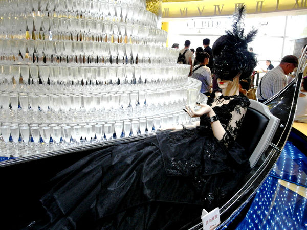 ATT 4 FUN 甜蜜王國：【信義】ATT 4 FUN甜點王國。Carousel cafe。Rippie。