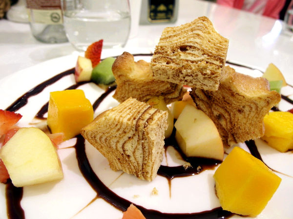 ATT 4 FUN 甜蜜王國：【信義】ATT 4 FUN甜點王國。Carousel cafe。Rippie。