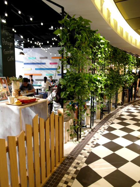 ATT 4 FUN 甜蜜王國：【信義】ATT 4 FUN甜點王國。Carousel cafe。Rippie。