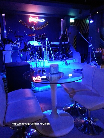 飛魚音樂餐廳:台南中西區❤越夜越美麗之飛魚音樂餐廳『窩客島試吃』