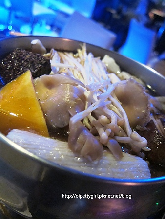 飛魚音樂餐廳:台南中西區❤越夜越美麗之飛魚音樂餐廳『窩客島試吃』