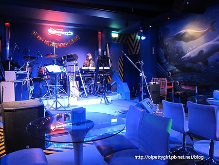 飛魚音樂餐廳:台南中西區❤越夜越美麗之飛魚音樂餐廳『窩客島試吃』