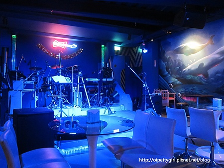 飛魚音樂餐廳:台南中西區❤越夜越美麗之飛魚音樂餐廳『窩客島試吃』