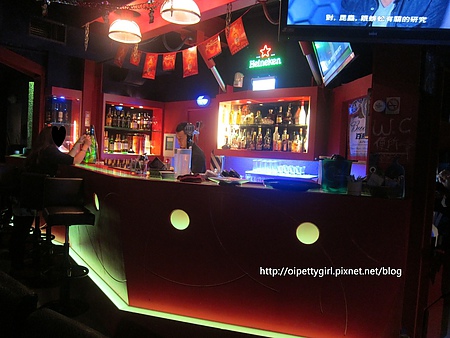 飛魚音樂餐廳:台南中西區❤越夜越美麗之飛魚音樂餐廳『窩客島試吃』