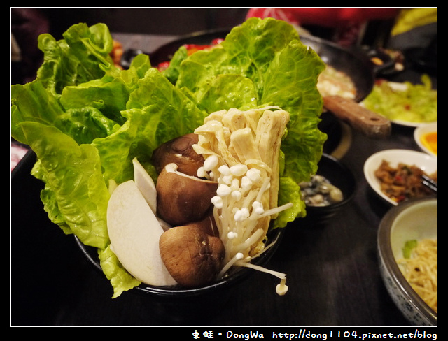 【台北食記】火鍋吃到飽。川巴子火鍋樓。指椒番茄牛肉鍋