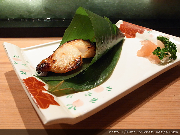 GRD3 14102013 高雄弁慶日本料理的中午握壽司套餐要價1880 (5).JPG