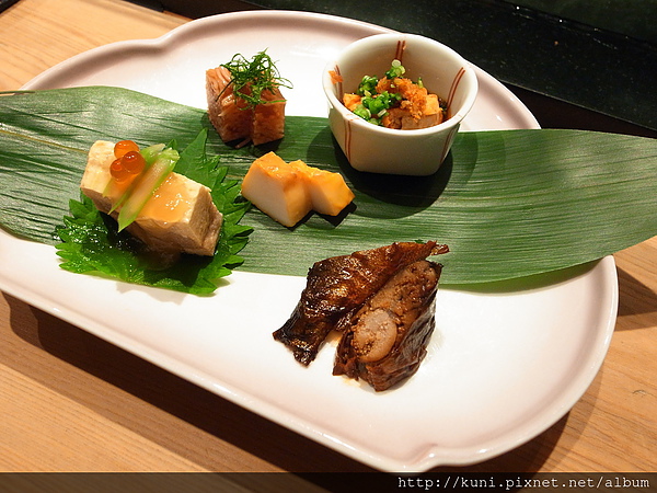 GRD3 14102013 高雄弁慶日本料理的中午握壽司套餐要價1880 (3).JPG