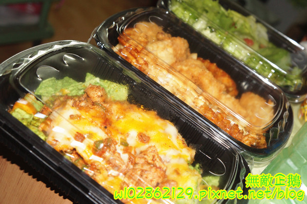 Willy's Grill葳苙二壘：【台南-南區】沙拉x墨西哥玉米片..一起看棒球實況轉播巴...《Willy's Grill葳苙二壘》