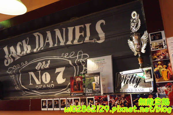 Willy's Grill葳苙二壘：【台南-南區】沙拉x墨西哥玉米片..一起看棒球實況轉播巴...《Willy's Grill葳苙二壘》