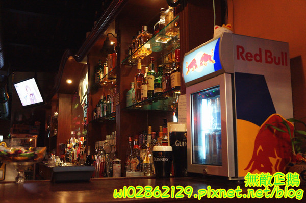 Willy's Grill葳苙二壘：【台南-南區】沙拉x墨西哥玉米片..一起看棒球實況轉播巴...《Willy's Grill葳苙二壘》