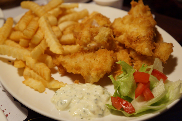 Willy's Grill葳苙二壘：【台南-南區】沙拉x墨西哥玉米片..一起看棒球實況轉播巴...《Willy's Grill葳苙二壘》