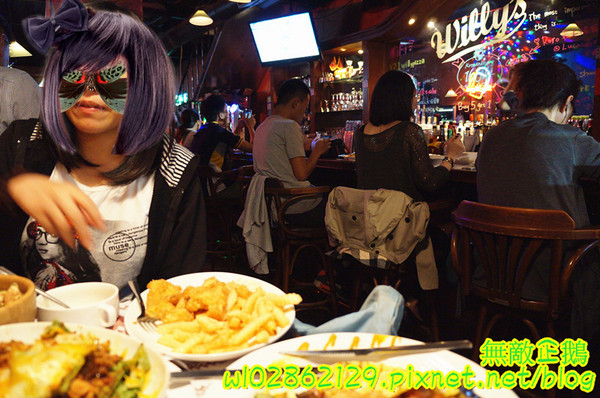 Willy's Grill葳苙二壘：【台南-南區】沙拉x墨西哥玉米片..一起看棒球實況轉播巴...《Willy's Grill葳苙二壘》