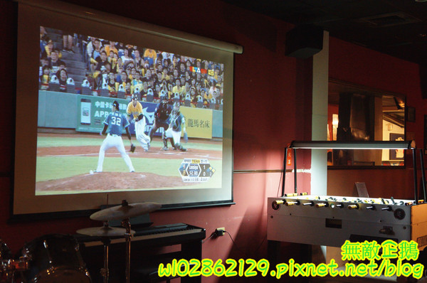 Willy's Grill葳苙二壘：【台南-南區】沙拉x墨西哥玉米片..一起看棒球實況轉播巴...《Willy's Grill葳苙二壘》