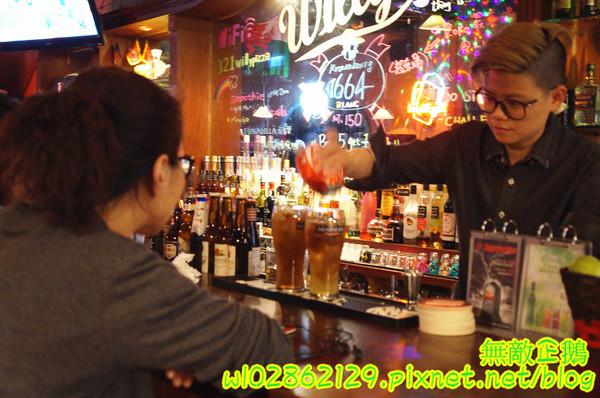 Willy's Grill葳苙二壘：【台南-南區】沙拉x墨西哥玉米片..一起看棒球實況轉播巴...《Willy's Grill葳苙二壘》