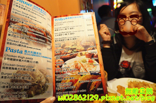 Willy's Grill葳苙二壘：【台南-南區】沙拉x墨西哥玉米片..一起看棒球實況轉播巴...《Willy's Grill葳苙二壘》