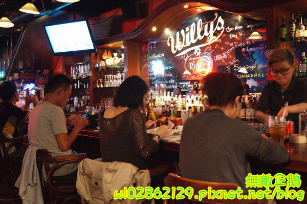 Willy's Grill葳苙二壘：【台南-南區】沙拉x墨西哥玉米片..一起看棒球實況轉播巴...《Willy's Grill葳苙二壘》