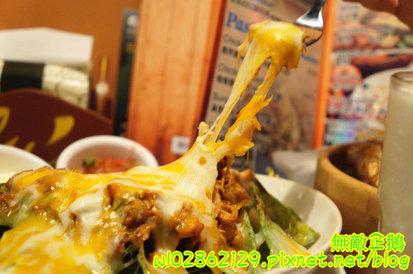 Willy's Grill葳苙二壘：【台南-南區】沙拉x墨西哥玉米片..一起看棒球實況轉播巴...《Willy's Grill葳苙二壘》