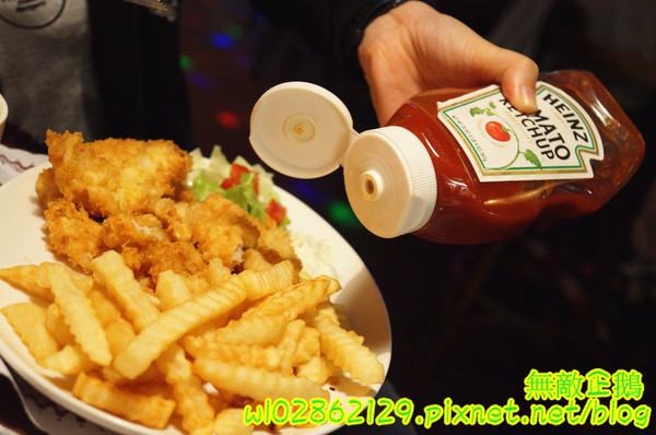 Willy's Grill葳苙二壘：【台南-南區】沙拉x墨西哥玉米片..一起看棒球實況轉播巴...《Willy's Grill葳苙二壘》