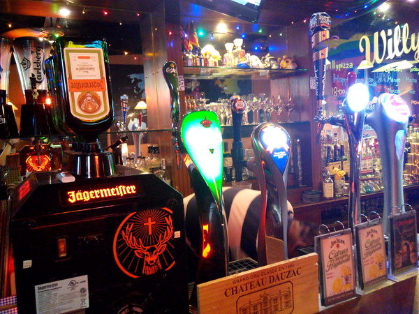 Willy's Grill葳苙二壘:【臺南Ω南區】Willy's Sport Restaurant 葳苙二壘。邊吃美式料理邊看球賽,聚會慶祝狂歡好選擇