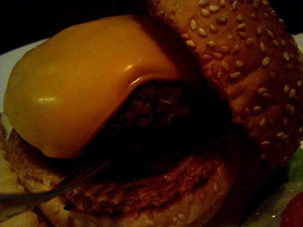 Willy's Grill葳苙二壘:【臺南Ω南區】Willy's Sport Restaurant 葳苙二壘。邊吃美式料理邊看球賽,聚會慶祝狂歡好選擇