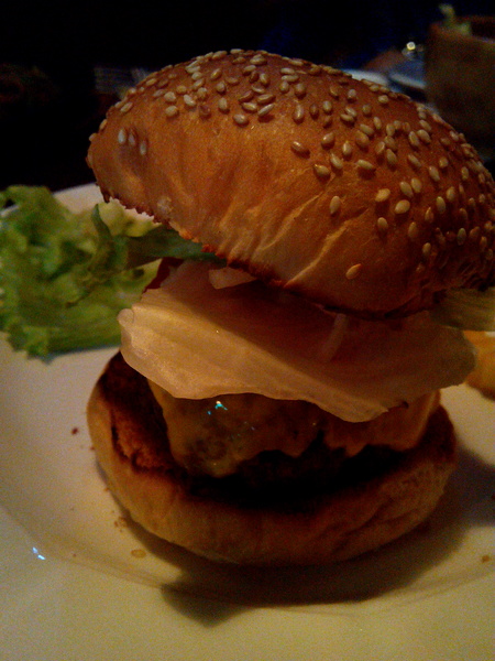 Willy's Grill葳苙二壘:【臺南Ω南區】Willy's Sport Restaurant 葳苙二壘。邊吃美式料理邊看球賽,聚會慶祝狂歡好選擇