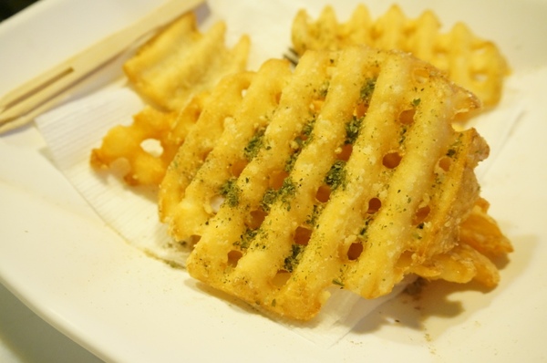 1525綠茶館(士林小東店)：【口碑券】充滿青春活力和藝文的『1525綠茶館(士林小東店)』